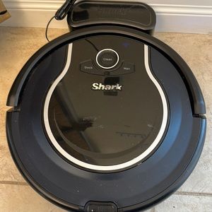 Shark Robot Vacuum- no pet house